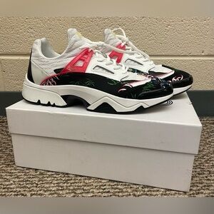 Kenzo Sonic Retro white leather sneaker, red flower design, box/dustbag; size 41